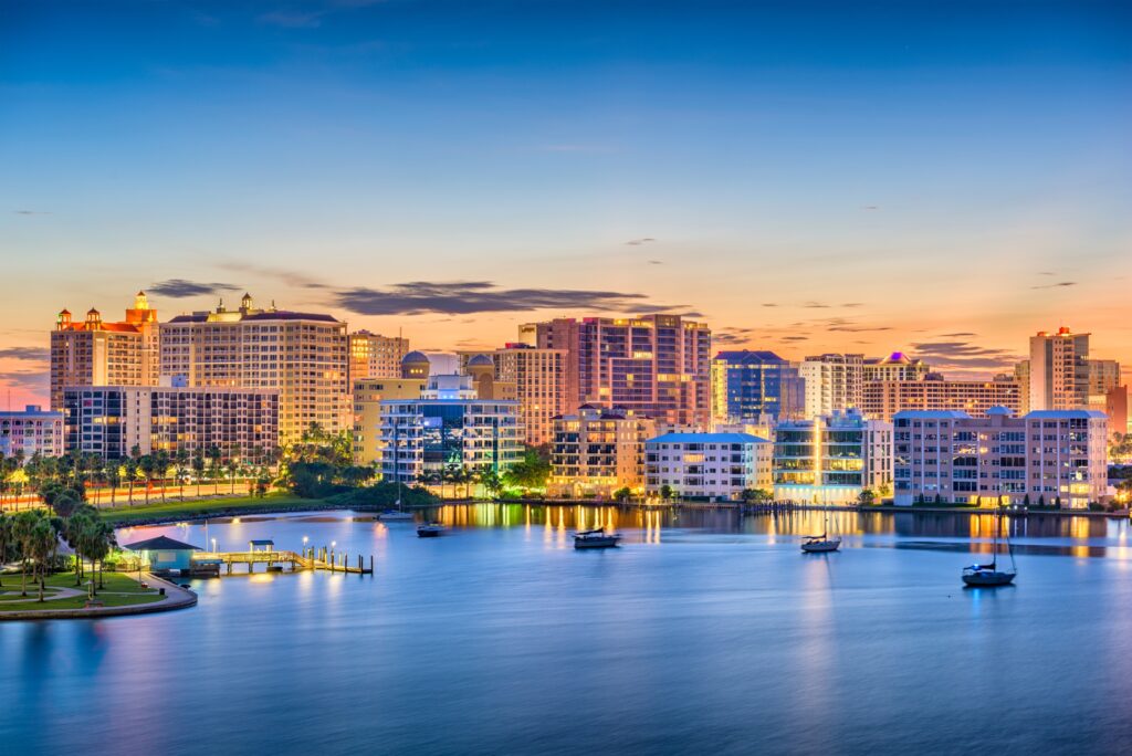 Sarasota skyline de nuit