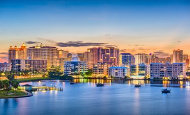 Sarasota skyline de nuit