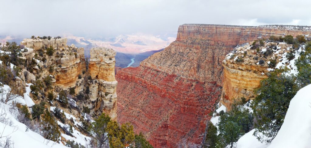 Grand Canyon sous la neige en hiver